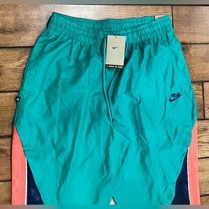 New Nike Joggers Mens XL Giannis Freak Colorblock Green Lightweight Track Pants